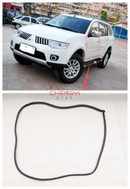 1PCS Door Rubber Seal Doorpost Rubber Strip Fit For Pajero Montero Sport KG5W KG6W KH6W 5725A329 5725A330 5755A337 5755A338
